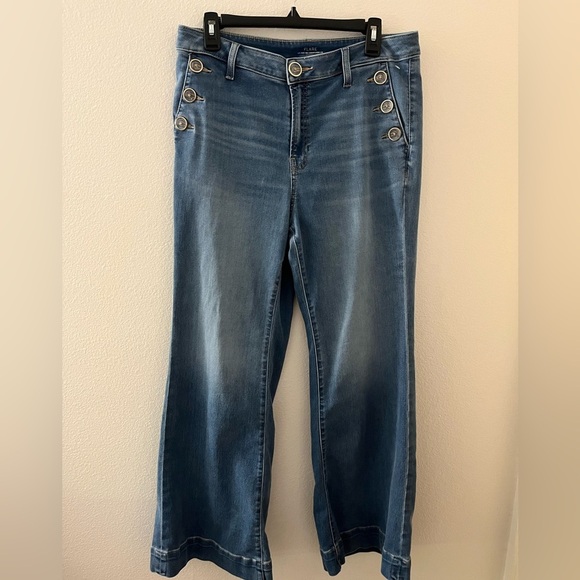 Chico’s Flare Stretch Jeans 10 Regular - Picture 1 of 7